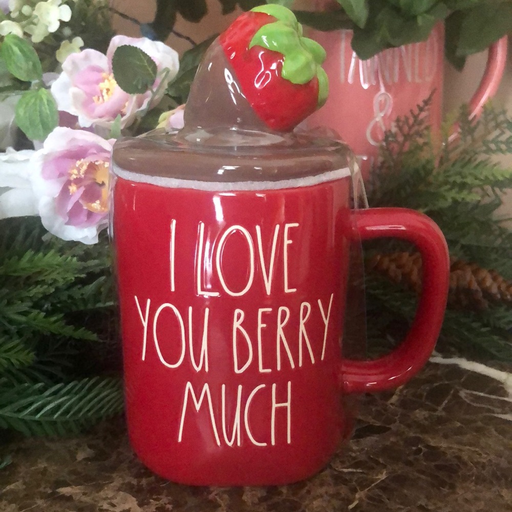 MUG ☕ Rae Dunn " I LOVE YOU BERRY MUCH"